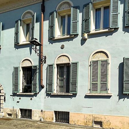Luxury Lakeside Apartment Right On The Water Salò Esterno foto