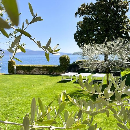 Luxury Lakeside Apartment Right On The Water Salò Esterno foto