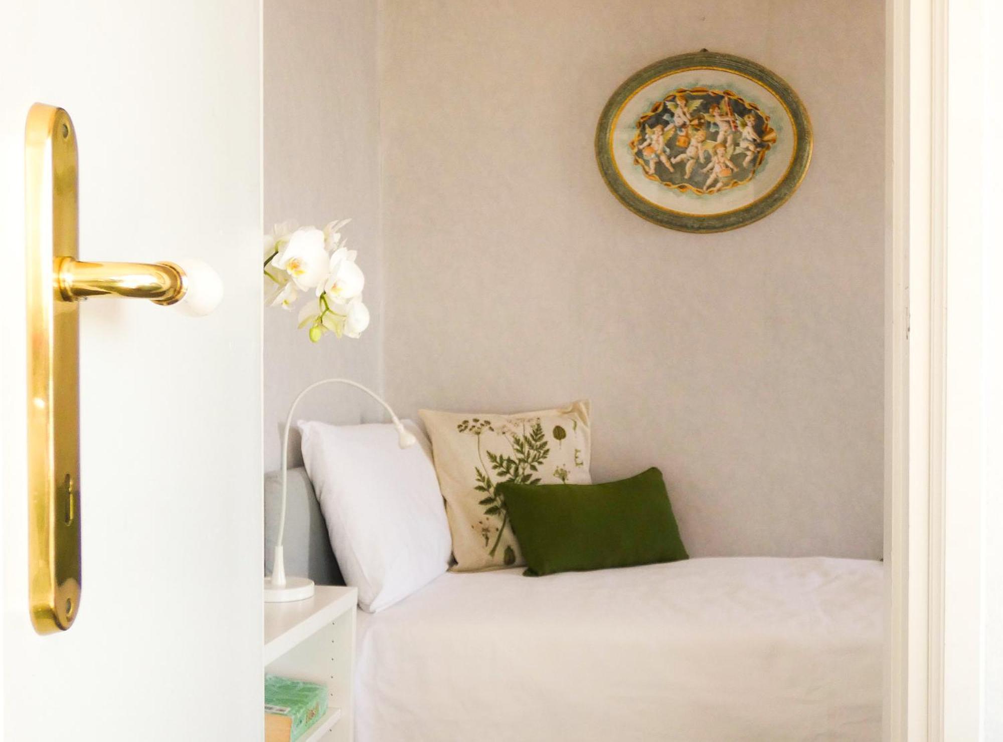 Luxury Lakeside Apartment Right On The Water Salò Esterno foto